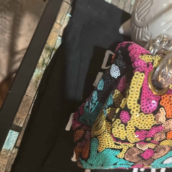 Kurt Geiger London Mini Kensington Soft Convertible Crossbody Bag - Picture 14 of 16